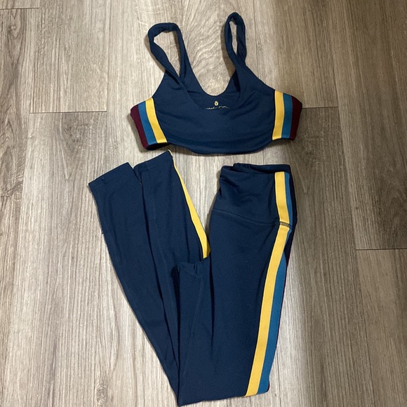 Spiritual Gangster
Perfect Stripe set - Picture 7 of 7